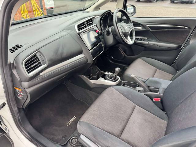 Honda Jazz 1.3 EX Navi 5dr Hatchback Petrol White