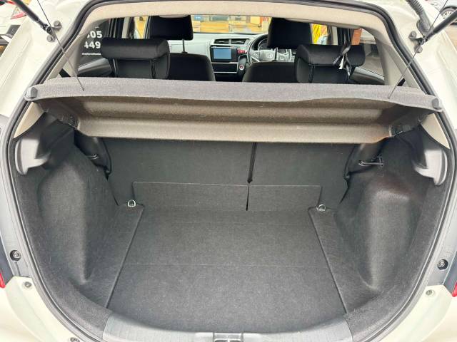 Honda Jazz 1.3 EX Navi 5dr Hatchback Petrol White