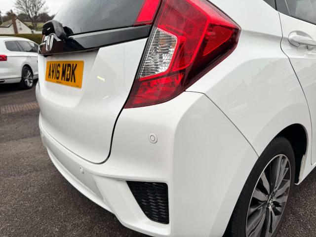 Honda Jazz 1.3 EX Navi 5dr Hatchback Petrol White