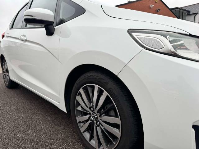 Honda Jazz 1.3 EX Navi 5dr Hatchback Petrol White