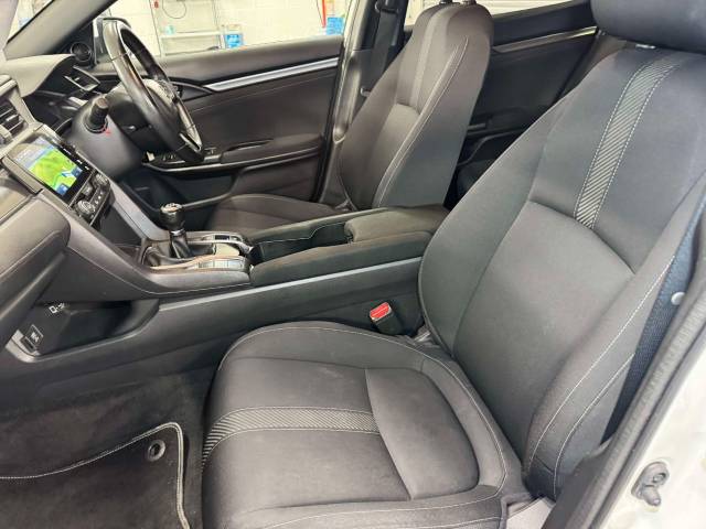 Honda Civic 1.0 VTEC Turbo 126 SR 5dr Hatchback Petrol White