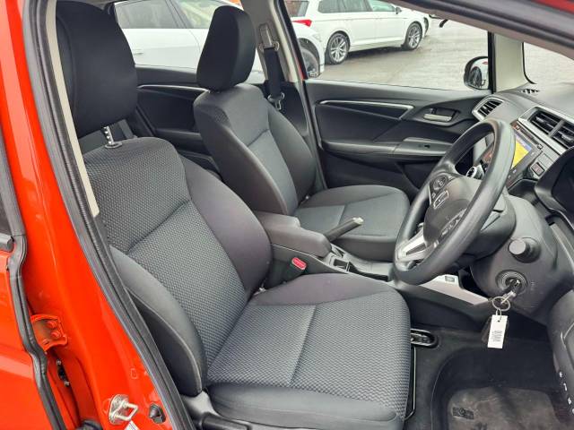 Honda Jazz 1.3 i-VTEC SE Navi 5dr Hatchback Petrol Orange