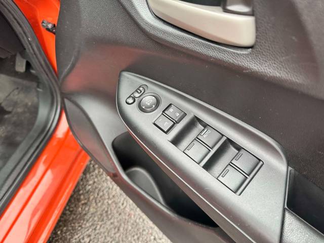 Honda Jazz 1.3 i-VTEC SE Navi 5dr Hatchback Petrol Orange