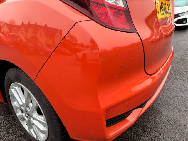 Honda Jazz 1.3 i-VTEC SE Navi 5dr Hatchback Petrol Orange