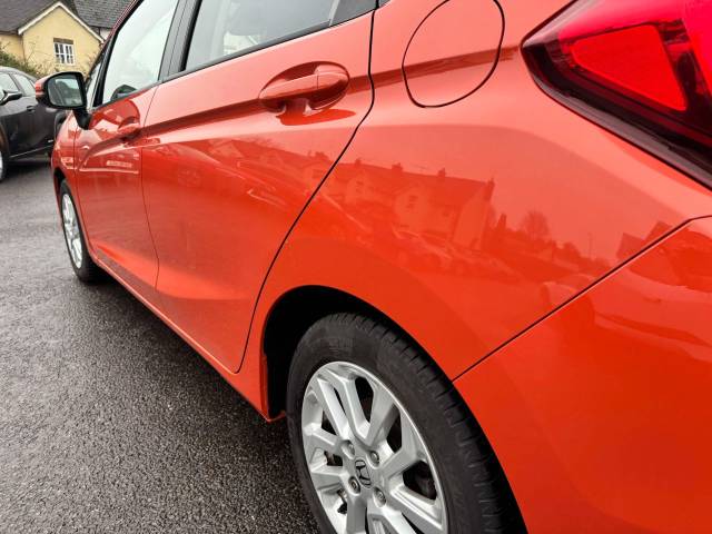 Honda Jazz 1.3 i-VTEC SE Navi 5dr Hatchback Petrol Orange