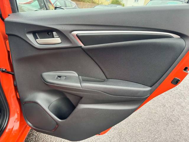 Honda Jazz 1.3 i-VTEC SE Navi 5dr Hatchback Petrol Orange