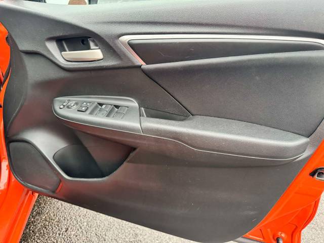 Honda Jazz 1.3 i-VTEC SE Navi 5dr Hatchback Petrol Orange