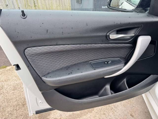 BMW 1 Series 2.0 118d M Sport 5dr [Nav] Hatchback Diesel White