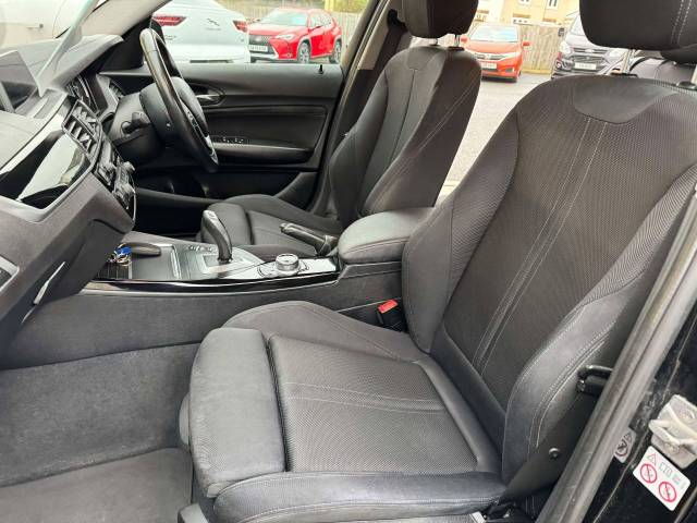 BMW 1 Series 118i [1.5] Sport 5dr [Nav] Step Auto Hatchback Petrol Black