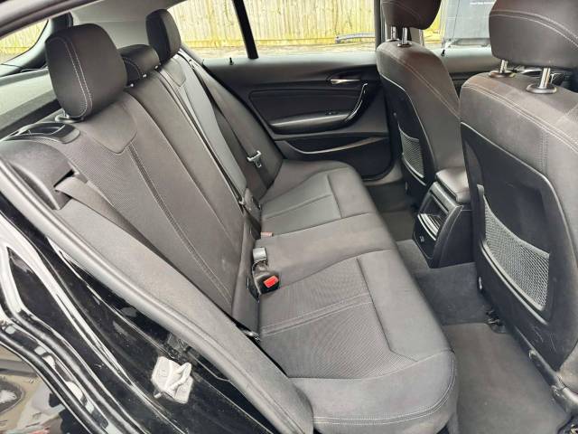BMW 1 Series 118i [1.5] Sport 5dr [Nav] Step Auto Hatchback Petrol Black