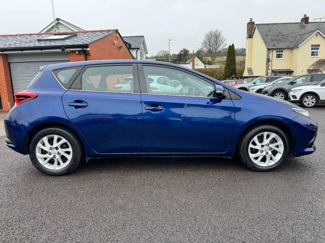 2017 Toyota Auris 1.2T Icon TSS 5dr