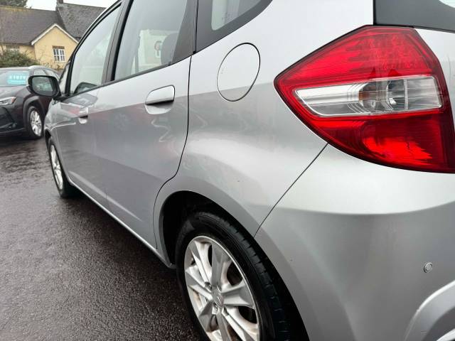 Honda Jazz 1.4 i-VTEC ES 5dr CVT Hatchback Petrol Silver