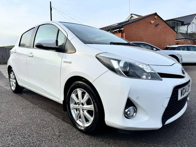 Toyota Yaris 1.5 VVT-i Hybrid Icon+ 5dr CVT Hatchback Petrol / Electric Hybrid White