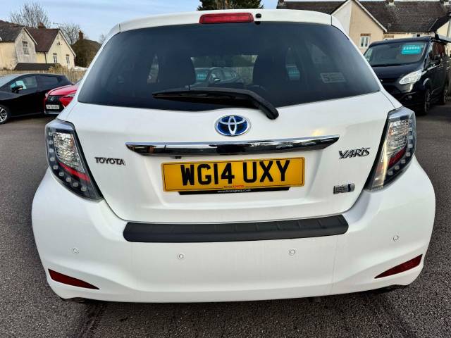 Toyota Yaris 1.5 VVT-i Hybrid Icon+ 5dr CVT Hatchback Petrol / Electric Hybrid White