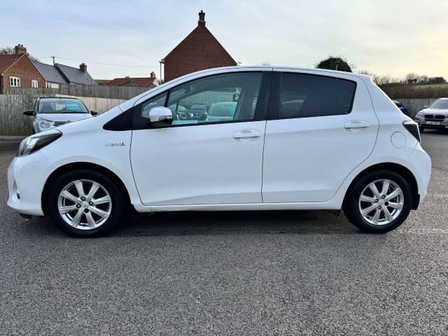 Toyota Yaris 1.5 VVT-i Hybrid Icon+ 5dr CVT Hatchback Petrol / Electric Hybrid White