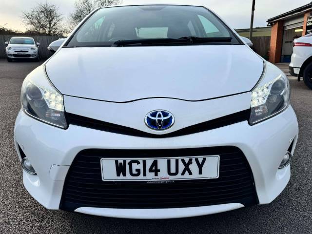 Toyota Yaris 1.5 VVT-i Hybrid Icon+ 5dr CVT Hatchback Petrol / Electric Hybrid White