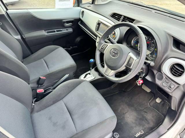 Toyota Yaris 1.5 VVT-i Hybrid Icon+ 5dr CVT Hatchback Petrol / Electric Hybrid White
