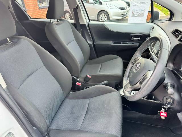 Toyota Yaris 1.5 VVT-i Hybrid Icon+ 5dr CVT Hatchback Petrol / Electric Hybrid White
