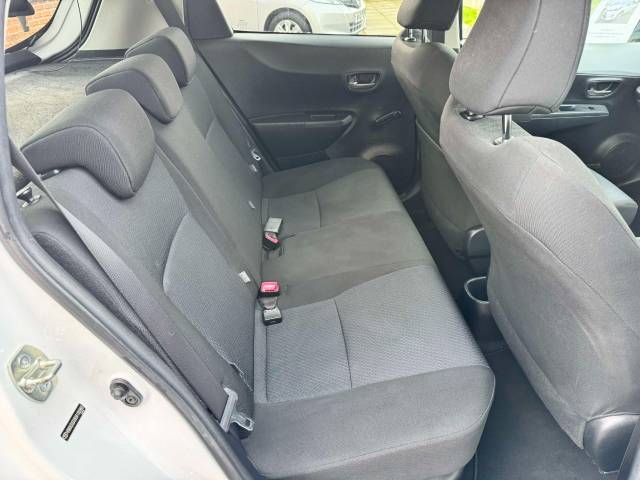 Toyota Yaris 1.5 VVT-i Hybrid Icon+ 5dr CVT Hatchback Petrol / Electric Hybrid White