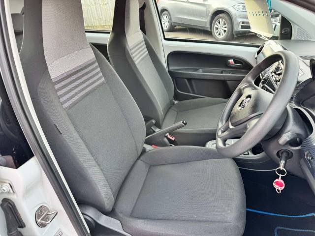 Volkswagen Up 1.0 Move Up 5dr ASG Hatchback Petrol White