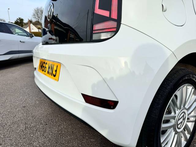 Volkswagen Up 1.0 Move Up 5dr ASG Hatchback Petrol White