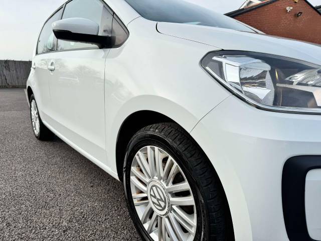 Volkswagen Up 1.0 Move Up 5dr ASG Hatchback Petrol White