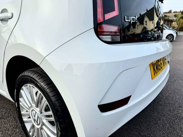 Volkswagen Up 1.0 Move Up 5dr ASG Hatchback Petrol White