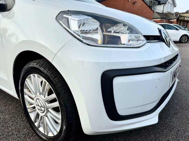 Volkswagen Up 1.0 Move Up 5dr ASG Hatchback Petrol White