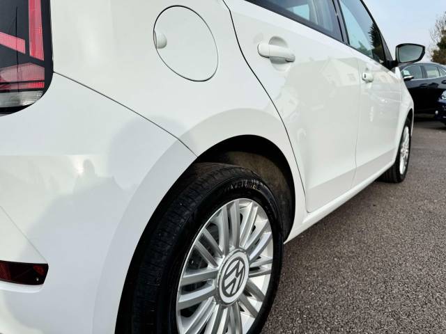 Volkswagen Up 1.0 Move Up 5dr ASG Hatchback Petrol White
