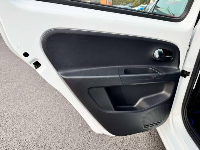 Volkswagen Up 1.0 Move Up 5dr ASG Hatchback Petrol White