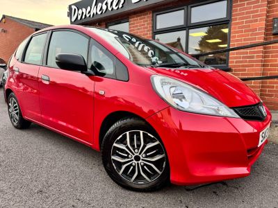 Honda Jazz 1.2 i-VTEC S 5dr [AC] Hatchback Petrol RedHonda Jazz 1.2 i-VTEC S 5dr [AC] Hatchback Petrol Red at Dorchester Collection Dorchester