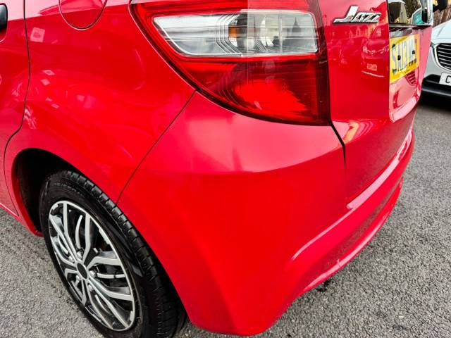 Honda Jazz 1.2 i-VTEC S 5dr [AC] Hatchback Petrol Red
