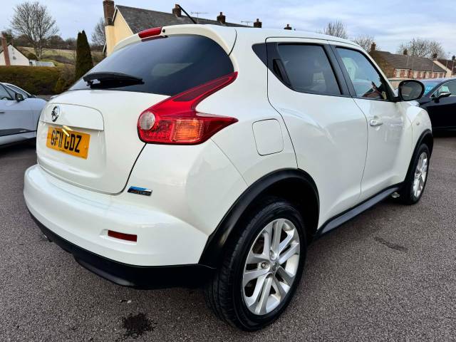 Nissan Juke 1.5 dCi Acenta 5dr [Sport Pack] Hatchback Diesel White
