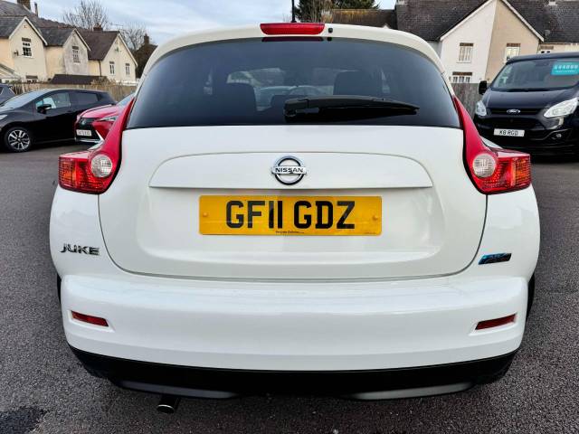 Nissan Juke 1.5 dCi Acenta 5dr [Sport Pack] Hatchback Diesel White