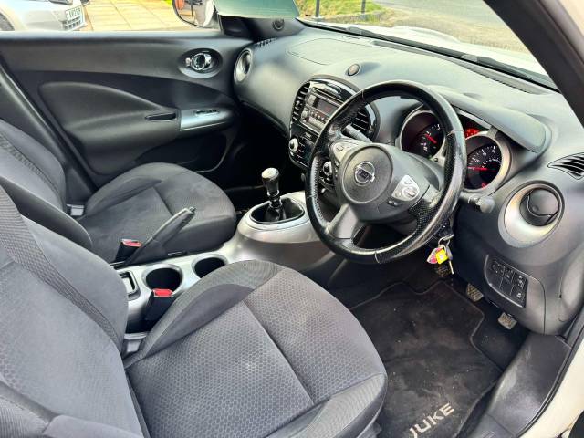 Nissan Juke 1.5 dCi Acenta 5dr [Sport Pack] Hatchback Diesel White