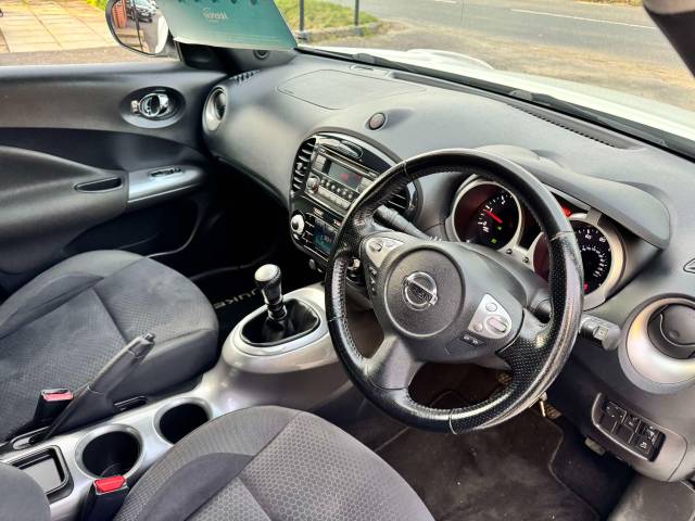 Nissan Juke 1.5 dCi Acenta 5dr [Sport Pack] Hatchback Diesel White