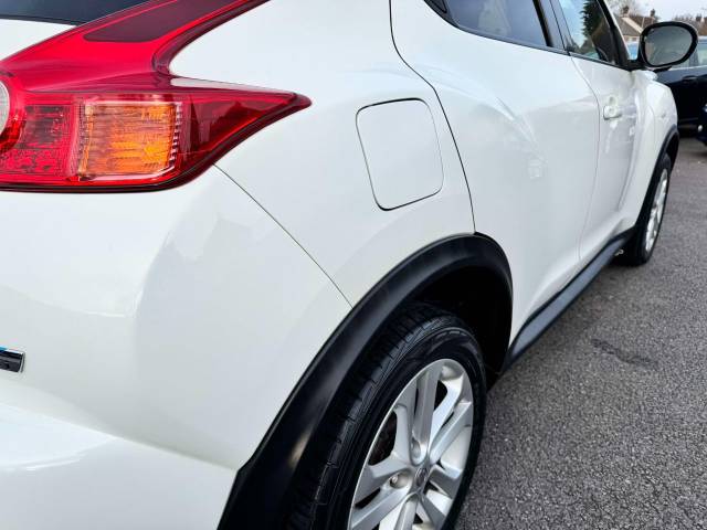 Nissan Juke 1.5 dCi Acenta 5dr [Sport Pack] Hatchback Diesel White