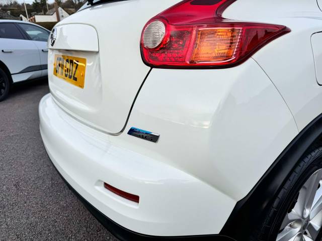 Nissan Juke 1.5 dCi Acenta 5dr [Sport Pack] Hatchback Diesel White