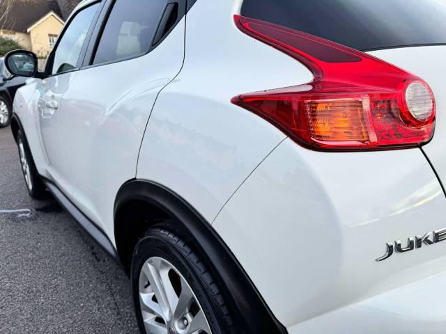 Nissan Juke 1.5 dCi Acenta 5dr [Sport Pack] Hatchback Diesel White