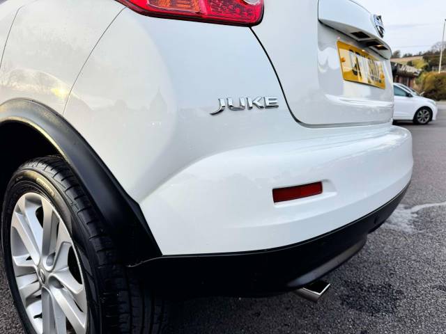 Nissan Juke 1.5 dCi Acenta 5dr [Sport Pack] Hatchback Diesel White