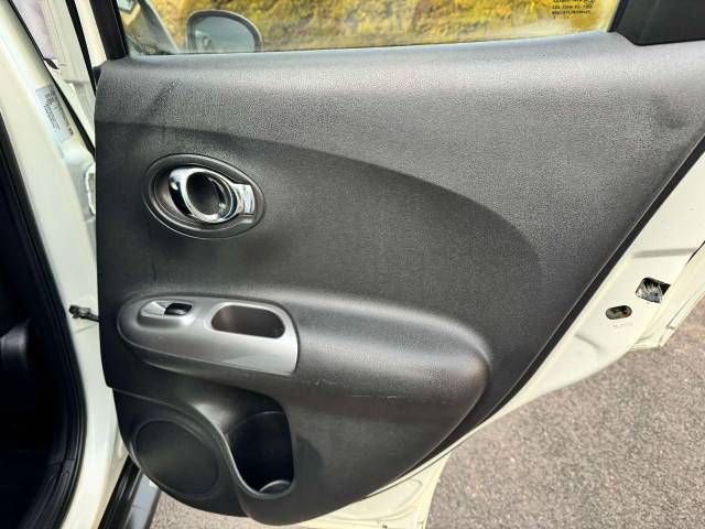 Nissan Juke 1.5 dCi Acenta 5dr [Sport Pack] Hatchback Diesel White