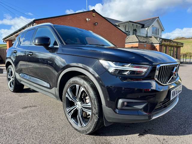 Volvo XC40 2.0 B4P Inscription Pro 5dr Auto Estate Petrol Black