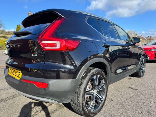 Volvo XC40 2.0 B4P Inscription Pro 5dr Auto Estate Petrol Black
