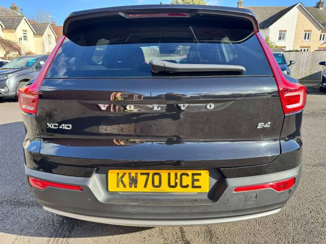 Volvo XC40 2.0 B4P Inscription Pro 5dr Auto Estate Petrol Black