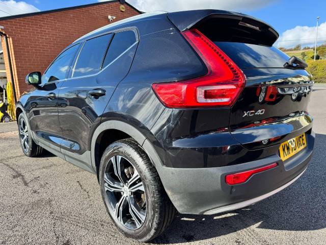 Volvo XC40 2.0 B4P Inscription Pro 5dr Auto Estate Petrol Black