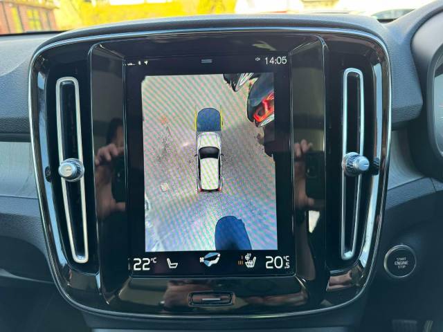 Volvo XC40 2.0 B4P Inscription Pro 5dr Auto Estate Petrol Black