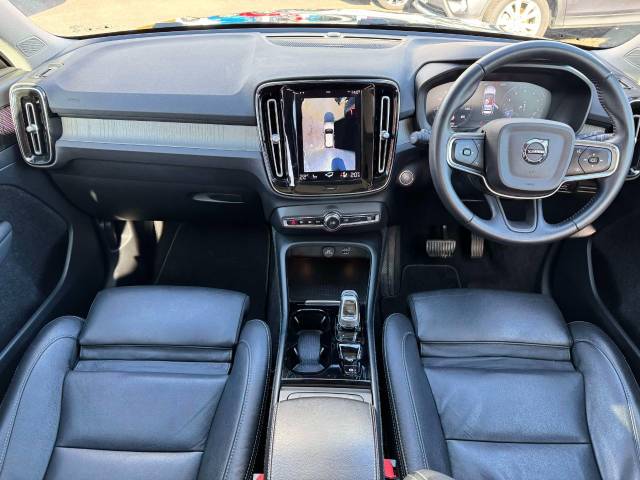 Volvo XC40 2.0 B4P Inscription Pro 5dr Auto Estate Petrol Black