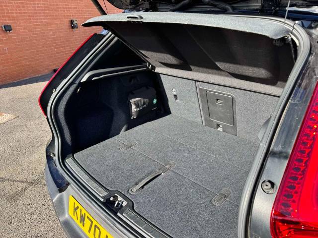 Volvo XC40 2.0 B4P Inscription Pro 5dr Auto Estate Petrol Black