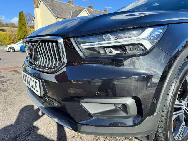 Volvo XC40 2.0 B4P Inscription Pro 5dr Auto Estate Petrol Black