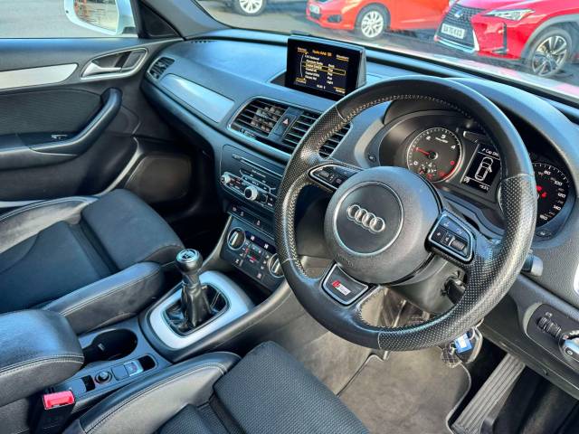 Audi Q3 2.0 TDI S Line Navigation 5dr Estate Diesel White